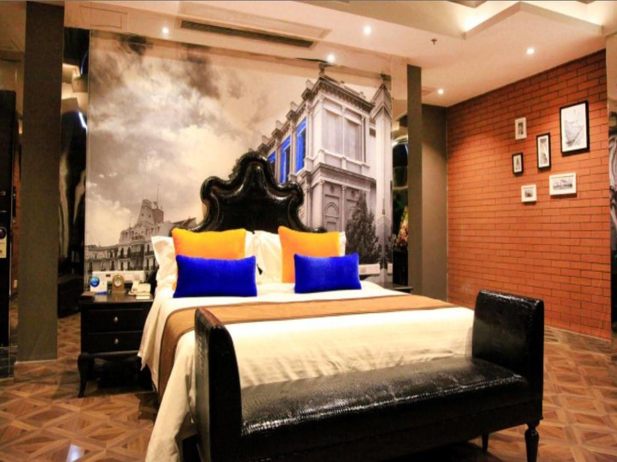 Wuhan New Beacon Jinyinhu International Hotel Bagian luar foto